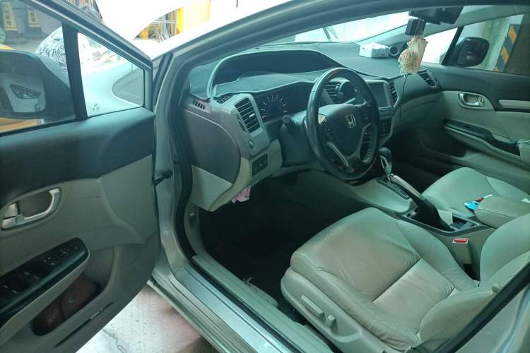 Used Honda Civic 2012 1.8L automatic luxury edition Driver Seat