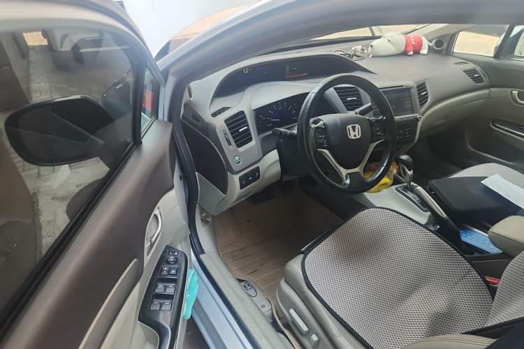 Used Honda Civic 2012 1.8L automatic luxury edition Driver Seat