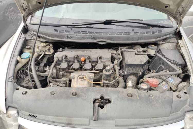 Used Honda Civic 2012 1.8L automatic comfort version Engine Bay
