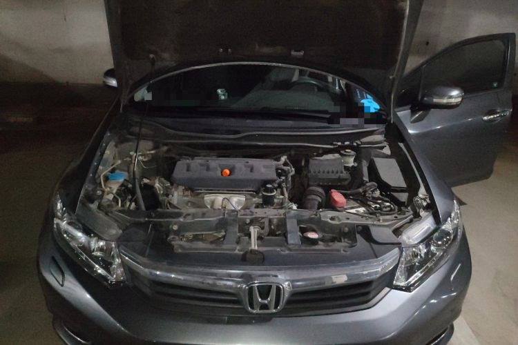 Used Honda Civic 2012 1.8L automatic luxury edition Engine Bay