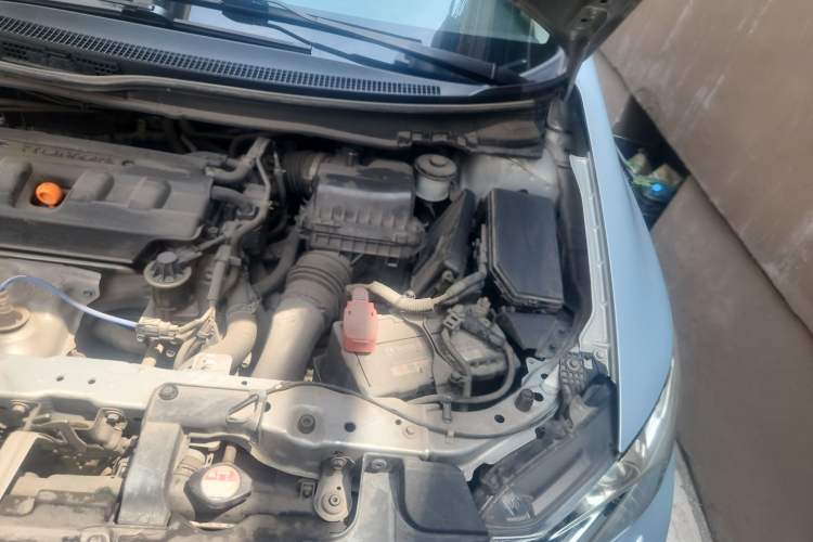 Used Honda Civic 2012 1.8L automatic luxury edition Engine Bay Left