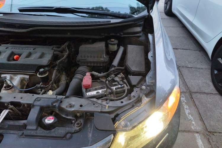 Used Honda Civic 2012 1.8L automatic luxury edition Engine Bay Left