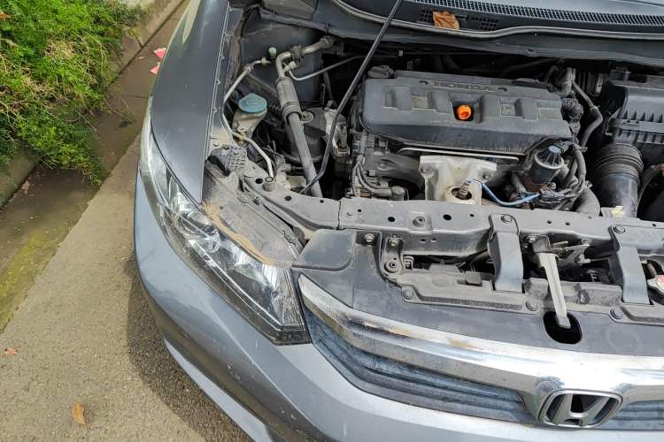 Used Honda Civic 2012 1.8L automatic comfort version Engine Bay Right