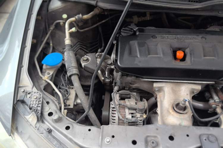 Used Honda Civic 2012 1.8L automatic luxury edition Engine Bay Right