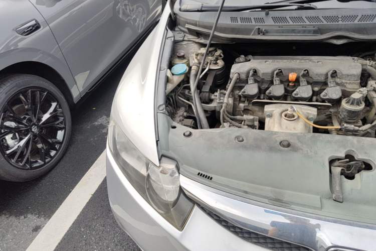 Used Honda Civic 2012 1.8L automatic comfort version Engine Bay Right