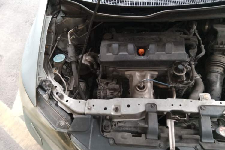 Used Honda Civic 2012 1.8L automatic luxury edition Engine Bay Right