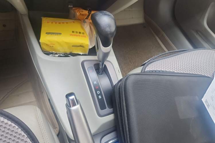 Used Honda Civic 2012 1.8L automatic luxury edition Gear Lever
