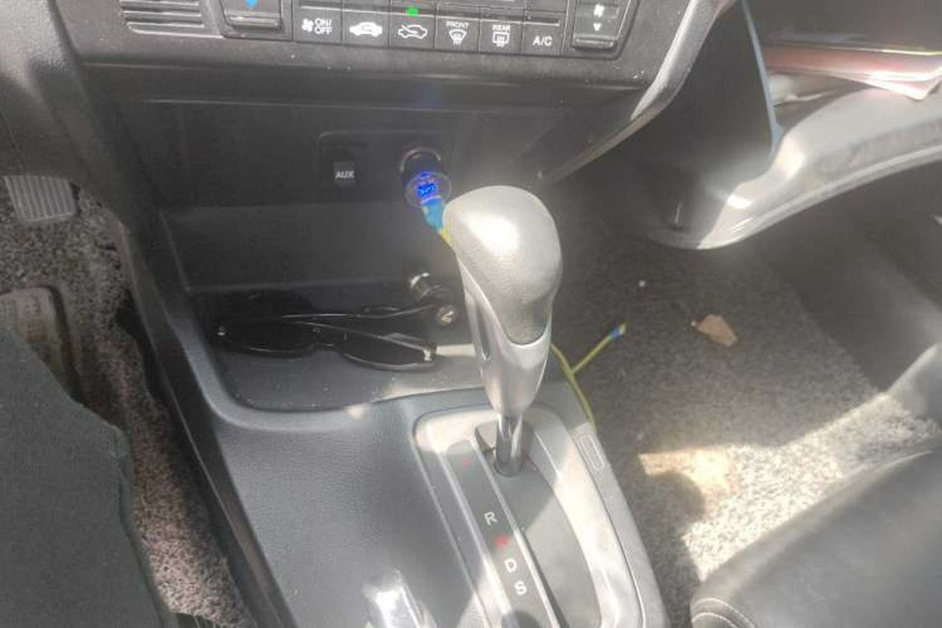 Used Honda Civic 2012 1.8L automatic luxury edition Gear Lever