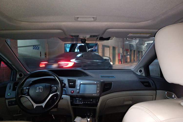 Used Honda Civic 2012 1.8L automatic luxury edition Headliner