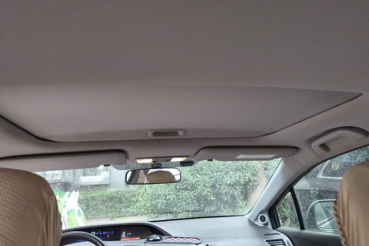 Used Honda Civic 2012 1.8L automatic luxury edition Headliner