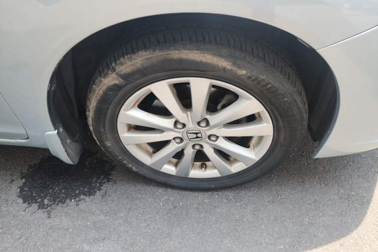 Used Honda Civic 2012 1.8L automatic luxury edition Right Front Wheel Hub