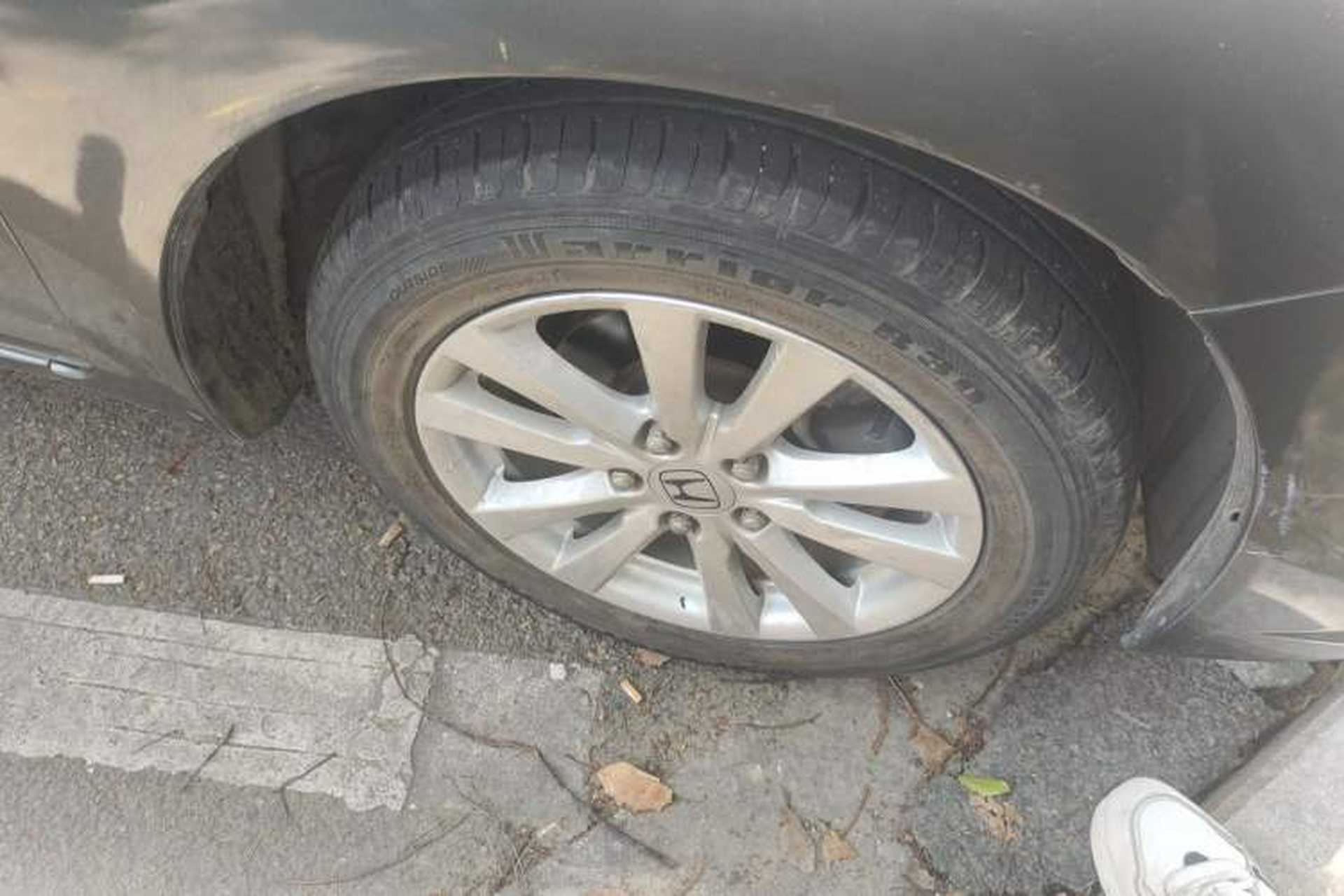 Used Honda Civic 2012 1.8L automatic luxury edition Right Front Wheel Hub