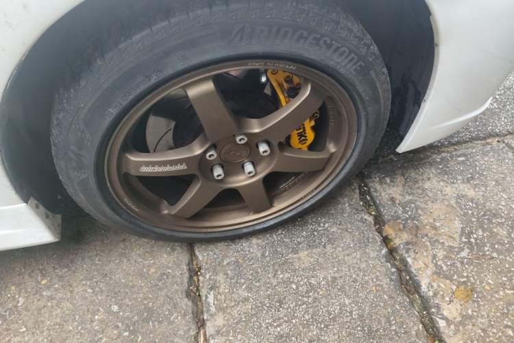 Used Honda Civic 2012 1.8L automatic luxury edition Right Front Wheel Hub
