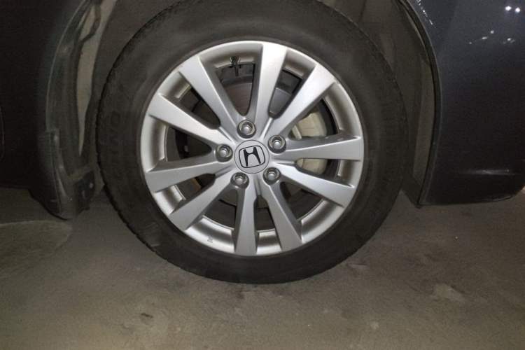 Used Honda Civic 2012 1.8L automatic luxury edition Right Front Wheel Hub