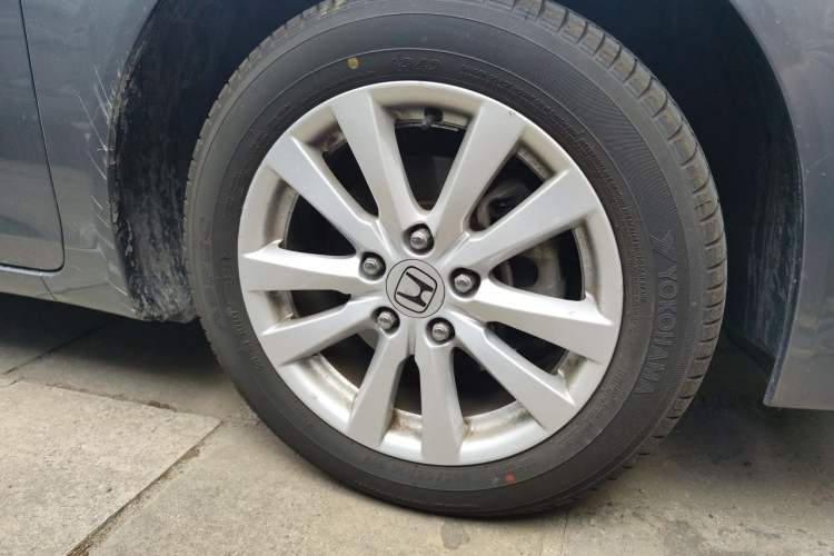Used Honda Civic 2012 1.8L automatic luxury edition Right Front Wheel Hub
