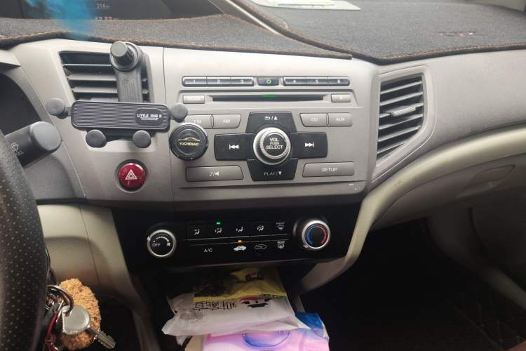 Used Honda Civic 2012 1.8L manual Comfort version Audio And AC Panel