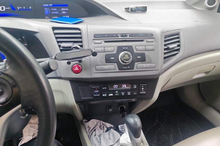 Used Honda Civic 2012 1.8L automatic luxury edition Audio And AC Panel