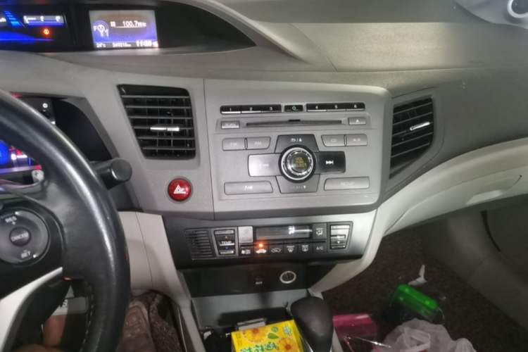 Used Honda Civic 2012 1.8L automatic luxury edition Audio And AC Panel