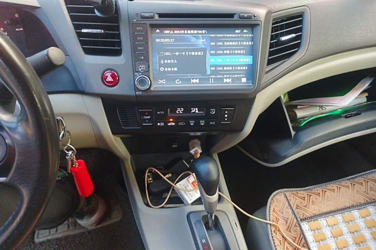 Used Honda Civic 2012 1.8L automatic luxury edition Audio And AC Panel