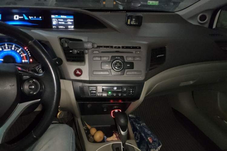 Used Honda Civic 2012 1.8L automatic luxury edition Audio And AC Panel