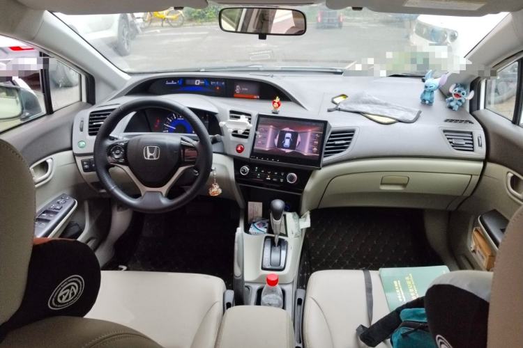 Used Honda Civic 2012 1.8L automatic comfort version Center Console
