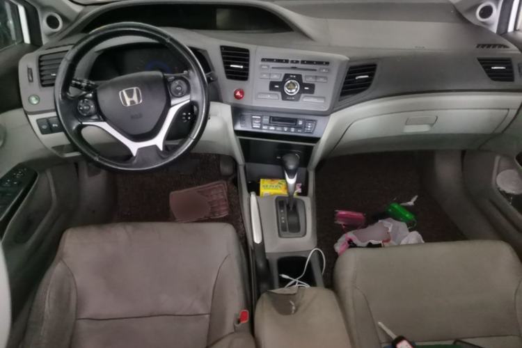 Used Honda Civic 2012 1.8L automatic luxury edition Center Console