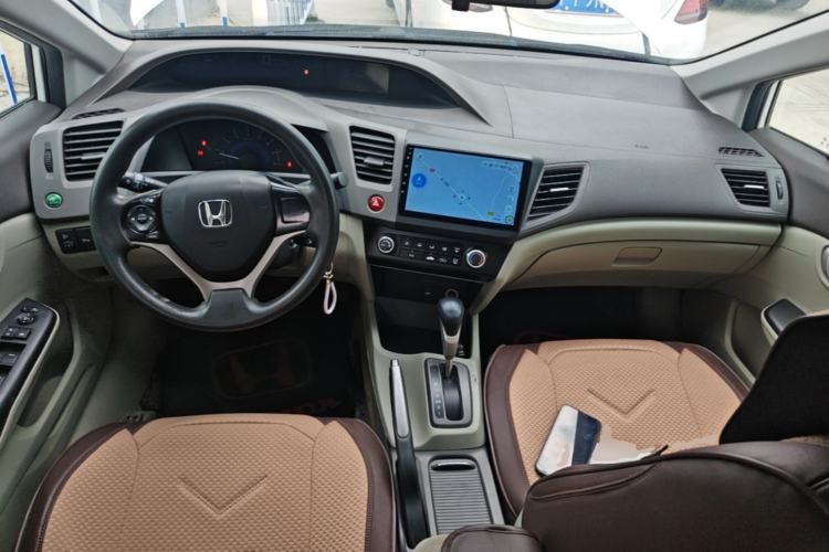 Used Honda Civic 2012 1.8L automatic comfort version Center Console