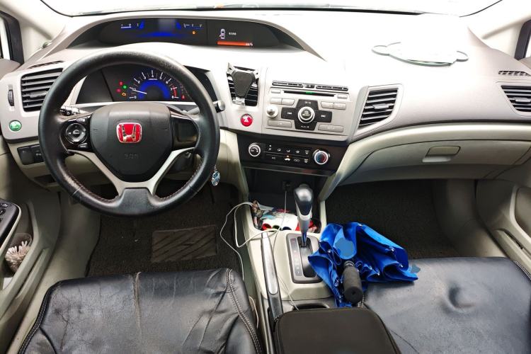 Used Honda Civic 2012 1.8L automatic comfort version Center Console