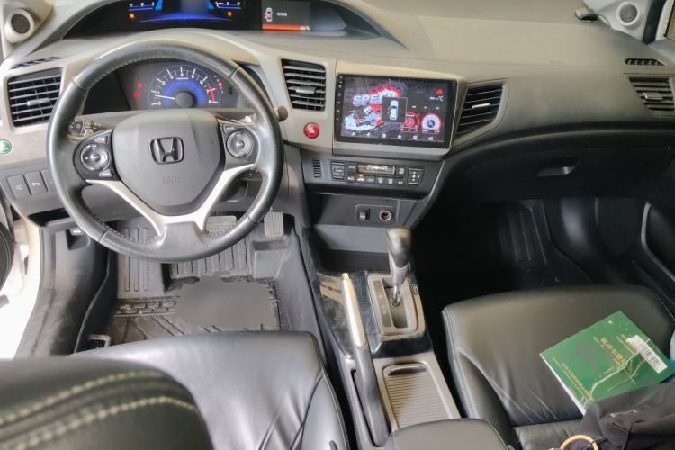 Used Honda Civic 2012 1.8L automatic luxury edition Center Console