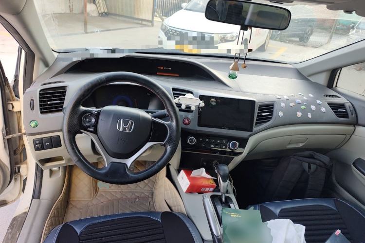 Used Honda Civic 2012 1.8L automatic comfort version Center Console
