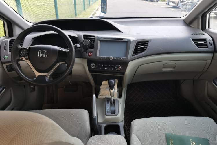Used Honda Civic 2012 1.8L automatic comfort version Center Console