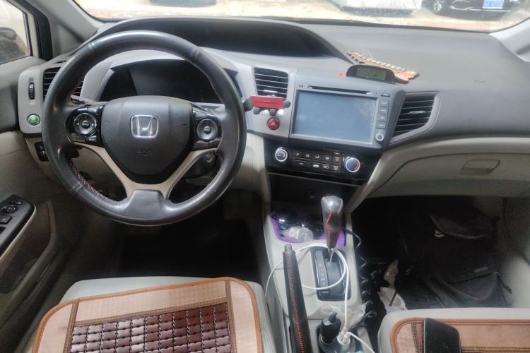 Used Honda Civic 2012 1.8L automatic comfort version Center Console