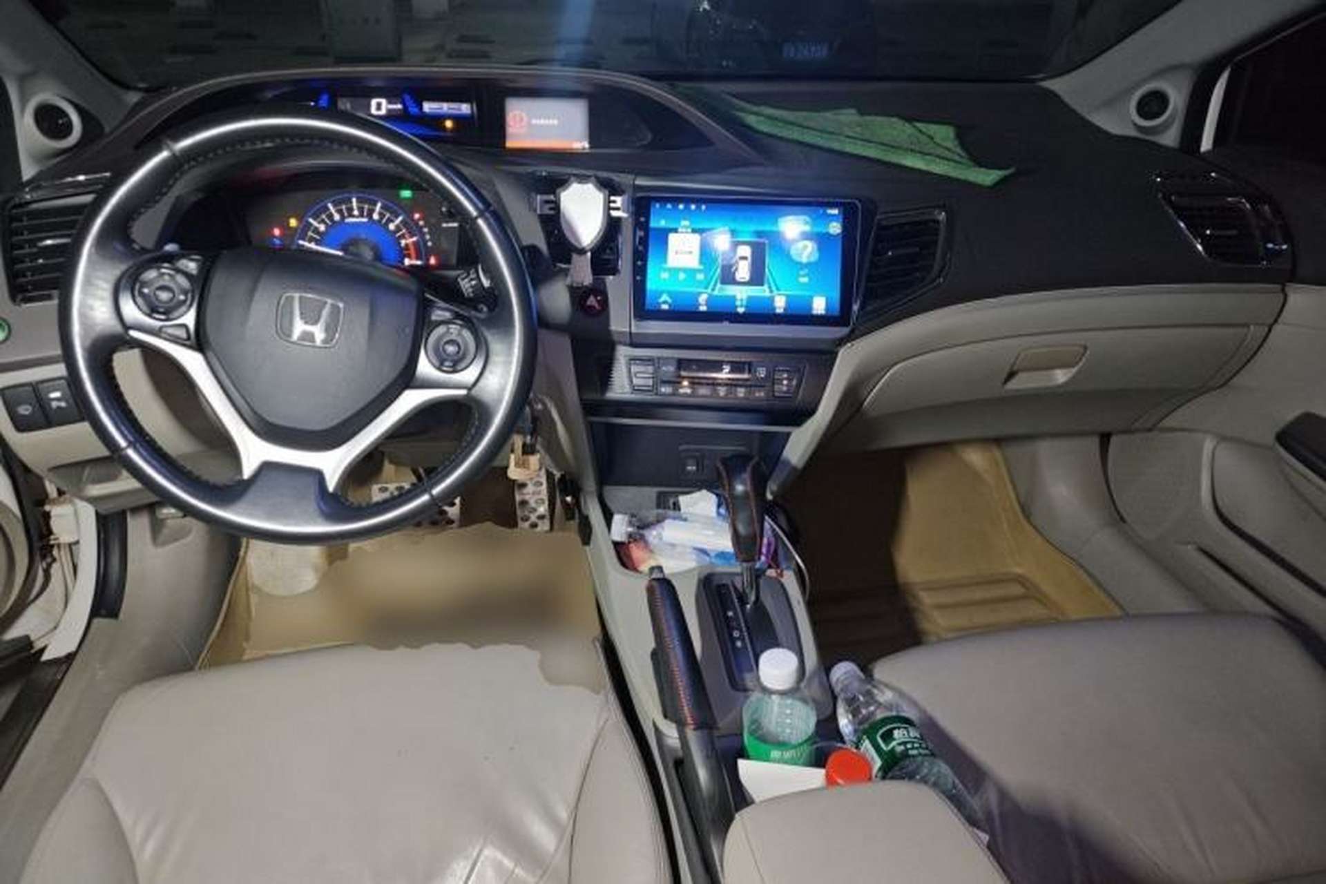 Used Honda Civic 2012 1.8L automatic luxury edition Center Console
