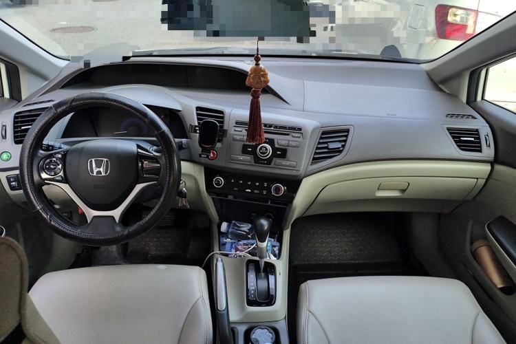 Used Honda Civic 2012 1.8L automatic comfort version Center Console
