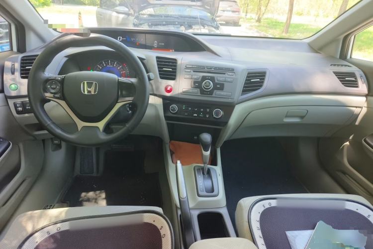 Used Honda Civic 2012 1.8L automatic comfort version Center Console