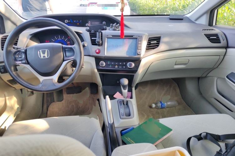 Used Honda Civic 2012 1.8L automatic comfort version Center Console