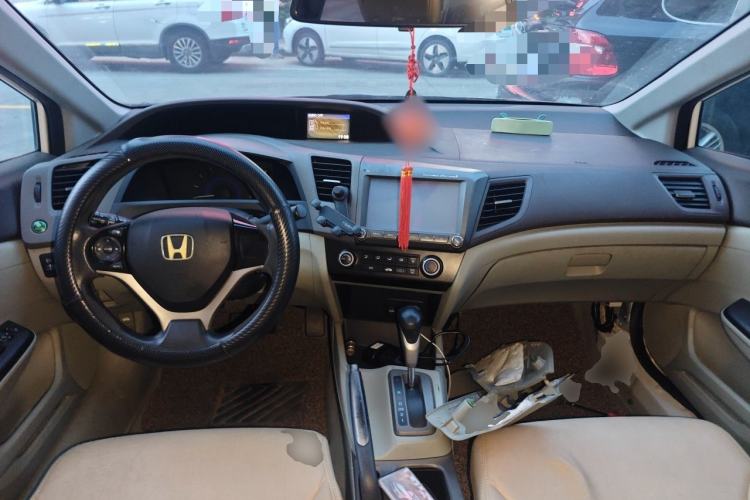 Used Honda Civic 2012 1.8L automatic comfort version Center Console