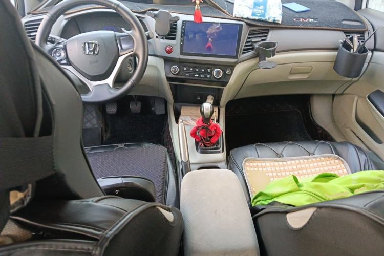 Used Honda Civic 2012 1.8L manual Comfort version Center Console