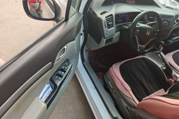 Used Honda Civic 2012 1.8L automatic luxury edition Driver Seat