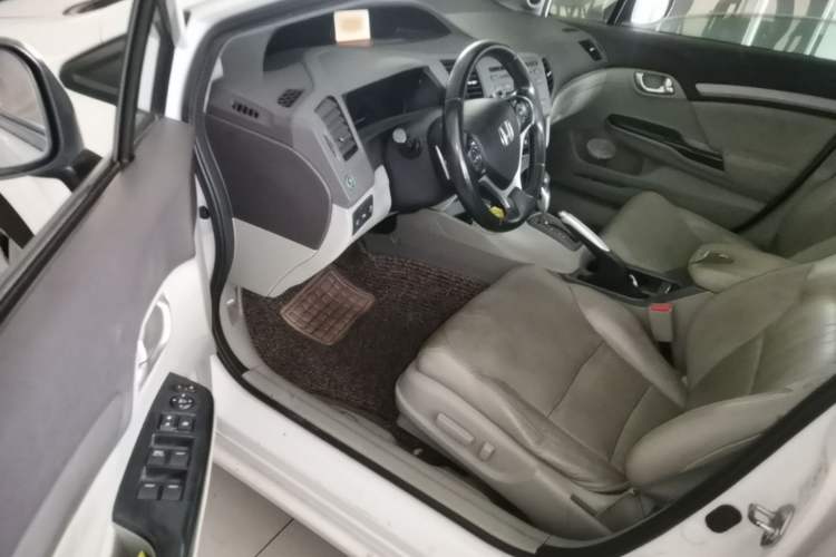 Used Honda Civic 2012 1.8L automatic luxury edition Driver Seat