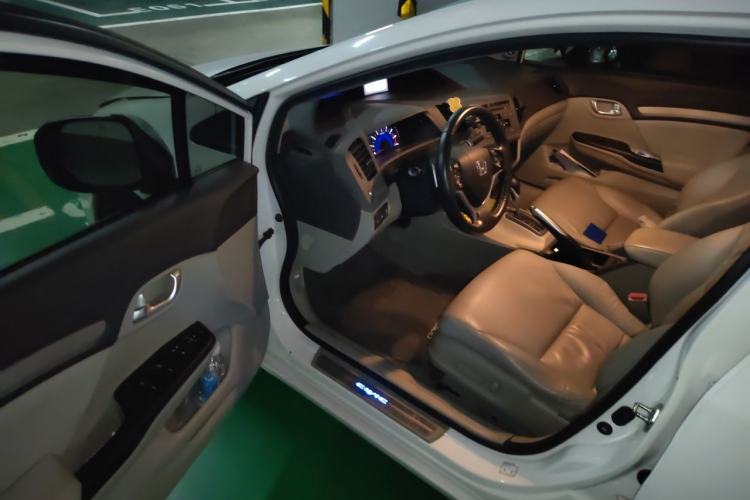 Used Honda Civic 2012 1.8L automatic luxury edition Driver Seat