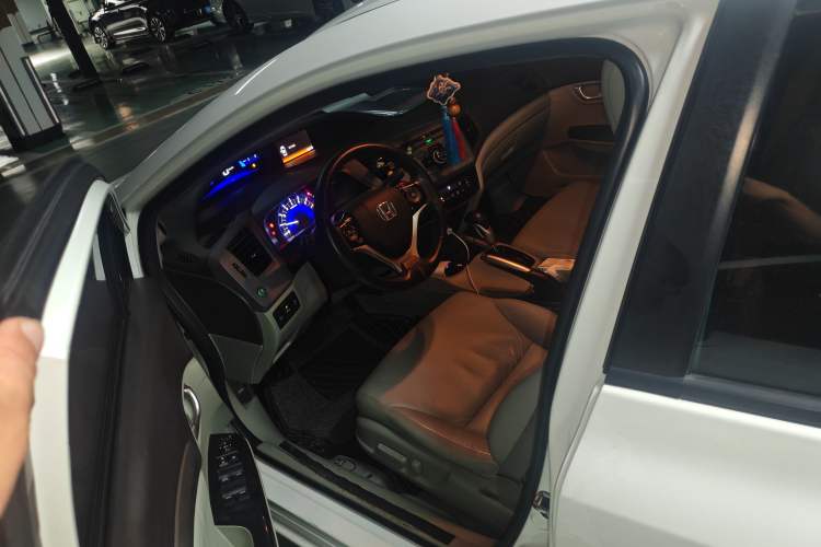 Used Honda Civic 2012 1.8L automatic luxury edition Driver Seat