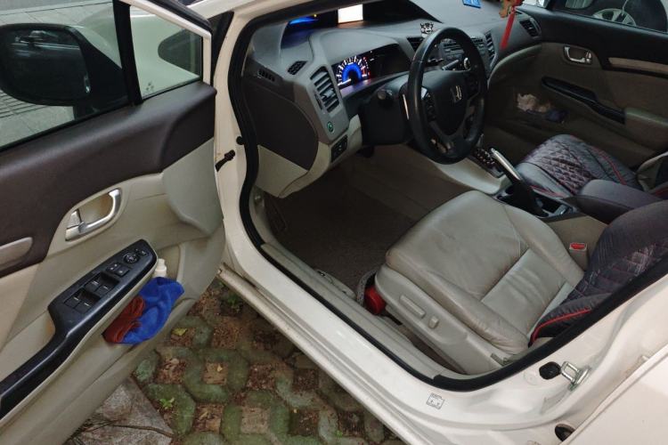Used Honda Civic 2012 1.8L automatic luxury edition Driver Seat