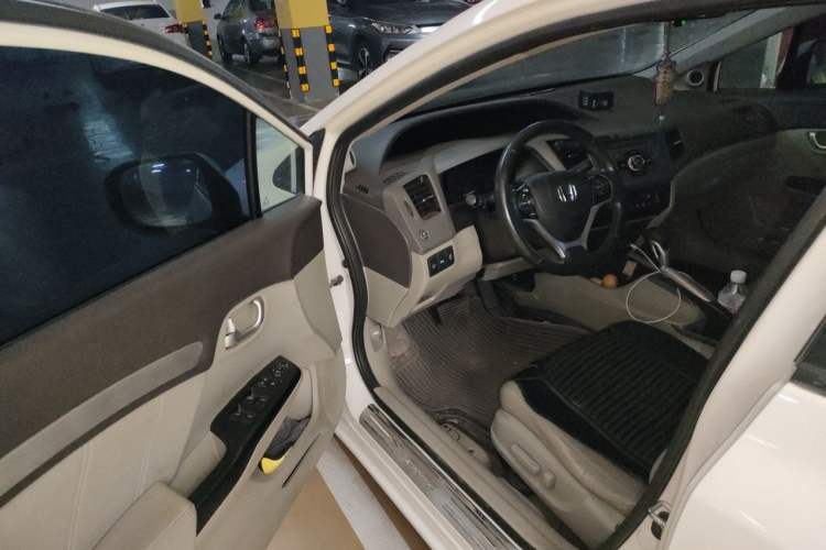 Used Honda Civic 2012 1.8L automatic luxury edition Driver Seat