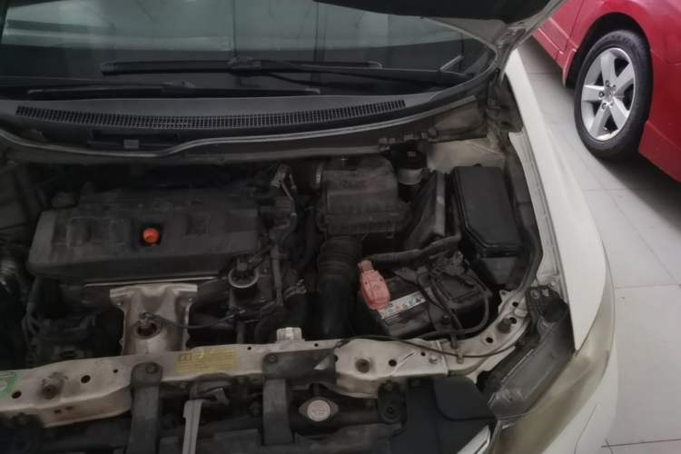 Used Honda Civic 2012 1.8L automatic luxury edition Engine Bay Left