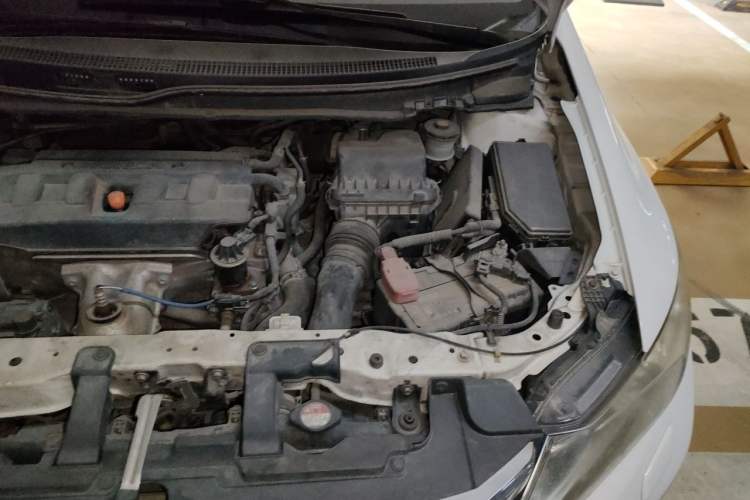 Used Honda Civic 2012 1.8L automatic luxury edition Engine Bay Left