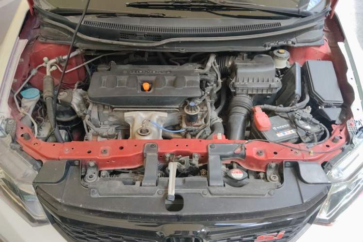 Used Honda Civic 2012 1.8L automatic luxury edition Engine Bay