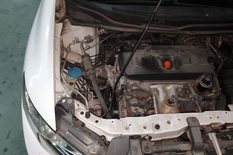 Used Honda Civic 2012 1.8L automatic luxury edition Engine Bay Right