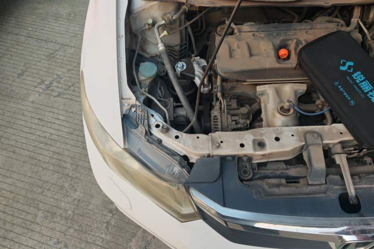 Used Honda Civic 2012 1.8L automatic luxury edition Engine Bay Right