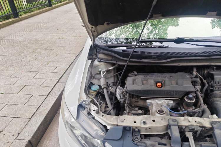 Used Honda Civic 2012 1.8L automatic luxury edition Engine Bay Right